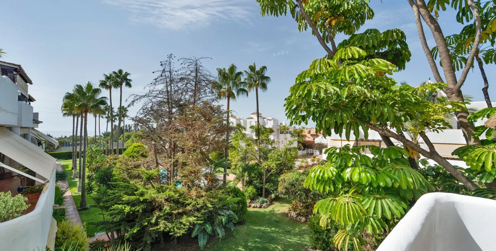Venta de apartamento en planta media en Nagüeles 24