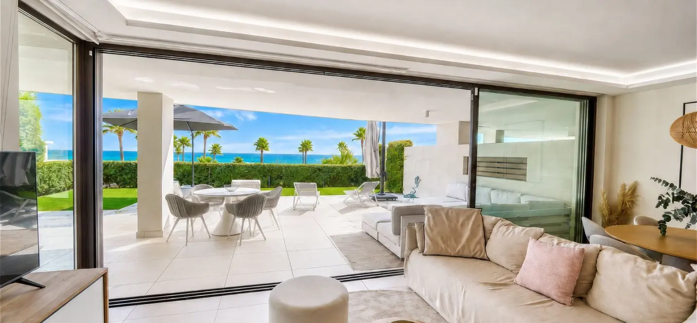 Venta de apartamento en planta baja en Estepona 0