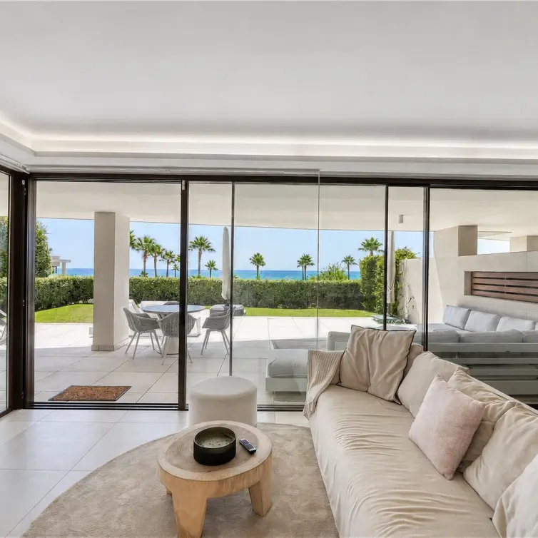 Venta de apartamento en planta baja en Estepona