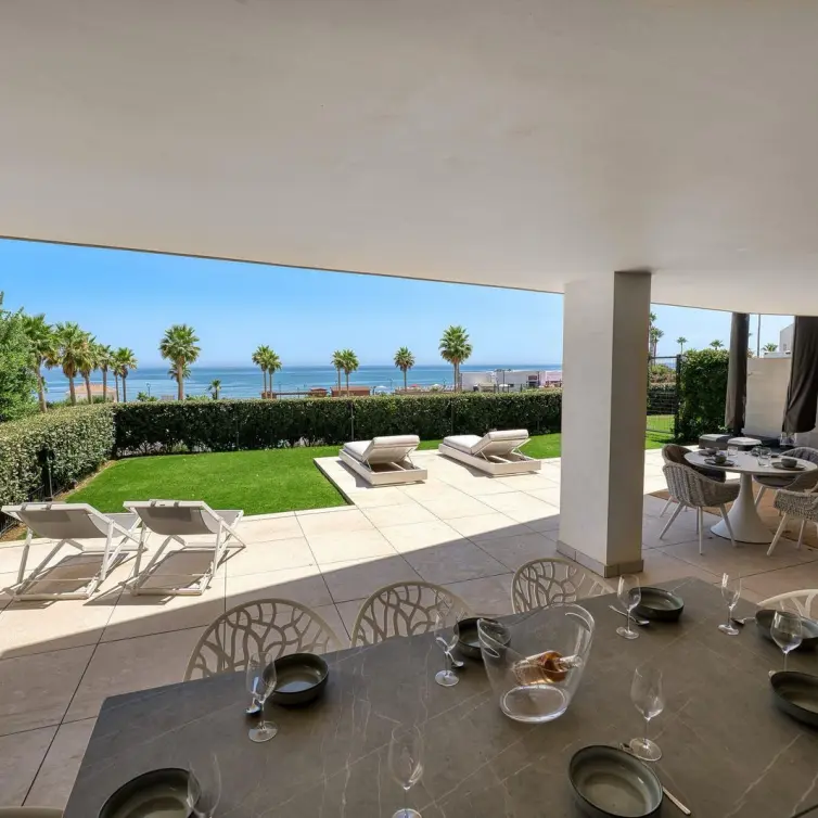 Venta de apartamento en planta baja en Estepona
