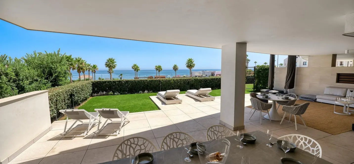 Venta de apartamento en planta baja en Estepona 3