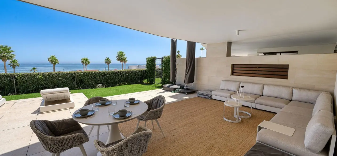 Venta de apartamento en planta baja en Estepona 4