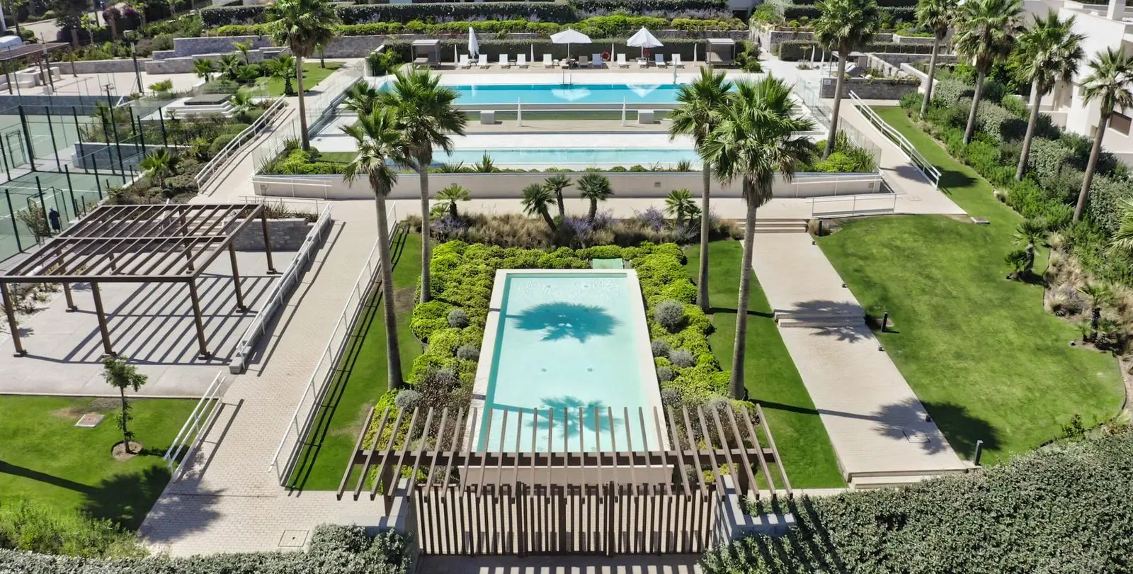 Venta de apartamento en planta baja en Estepona 30