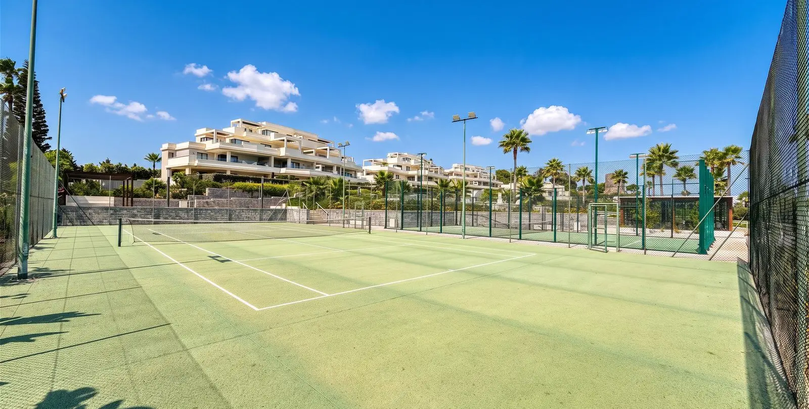 Venta de apartamento en planta baja en Estepona 36