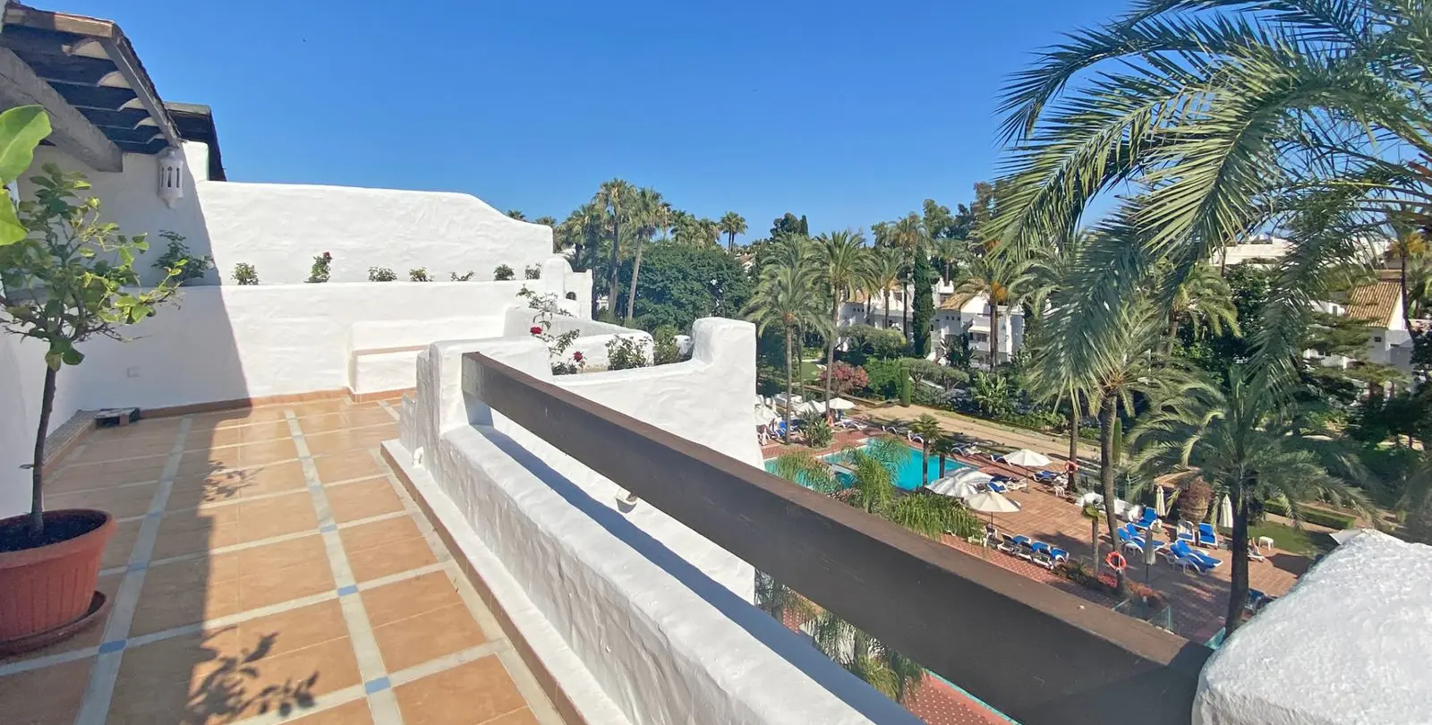Venta de ático dúplex en Puerto Banús 4