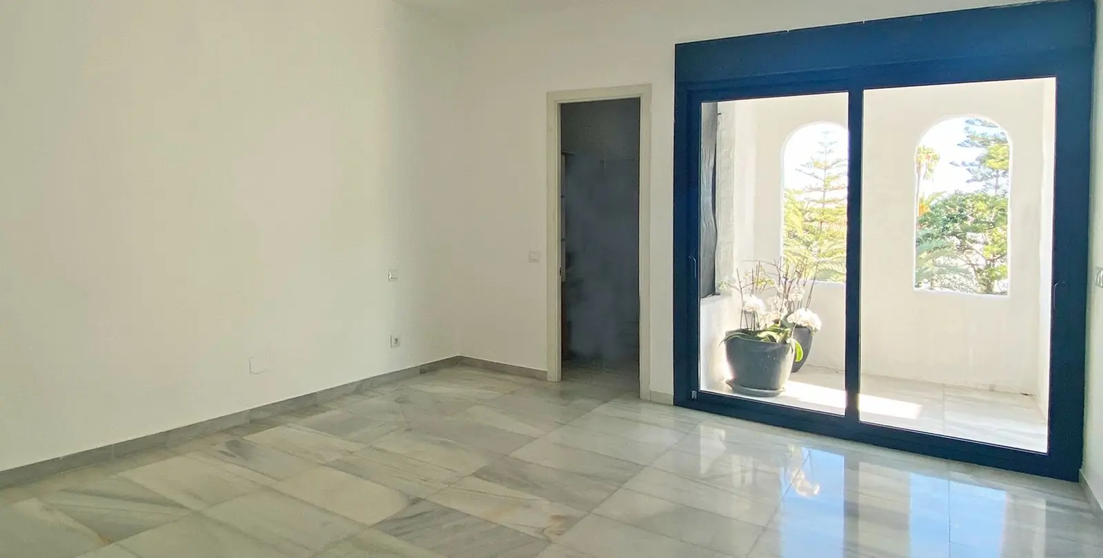 Venta de ático dúplex en Puerto Banús 13