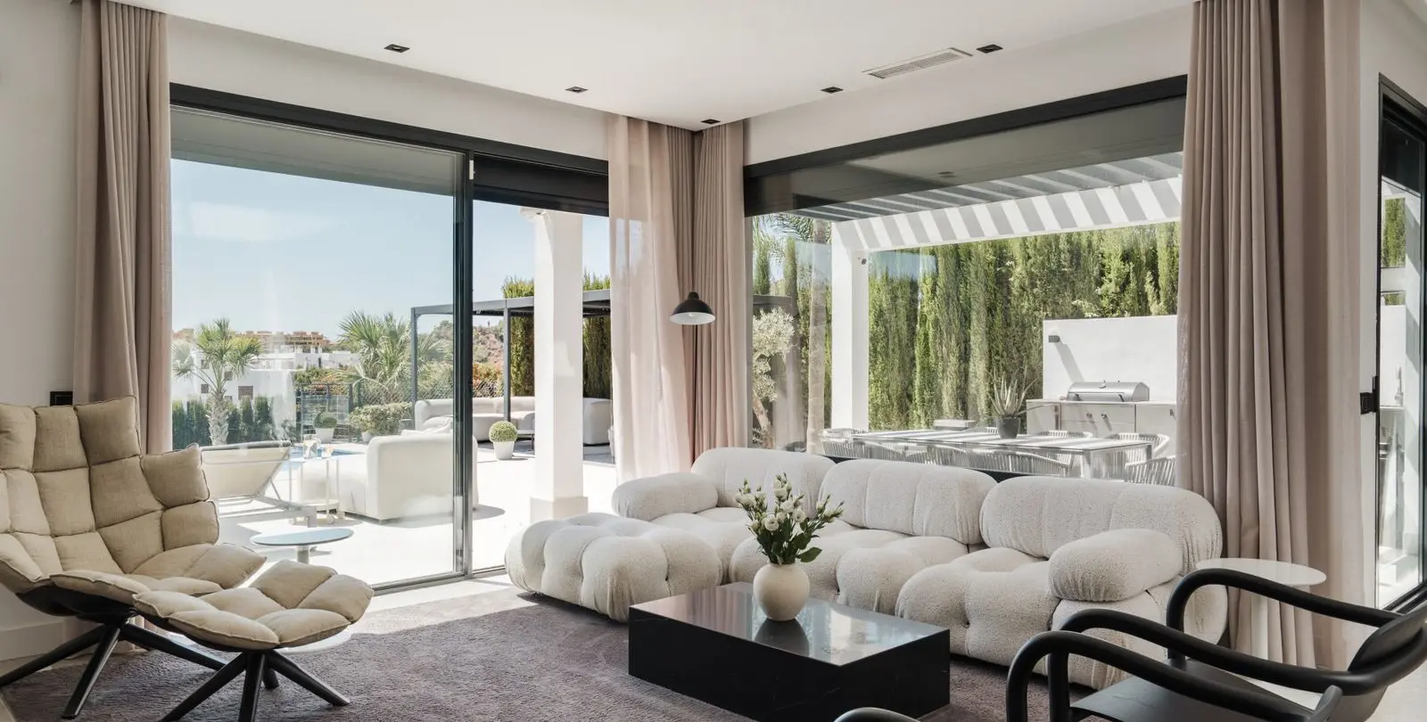 Venta de villa independiente en Estepona 2