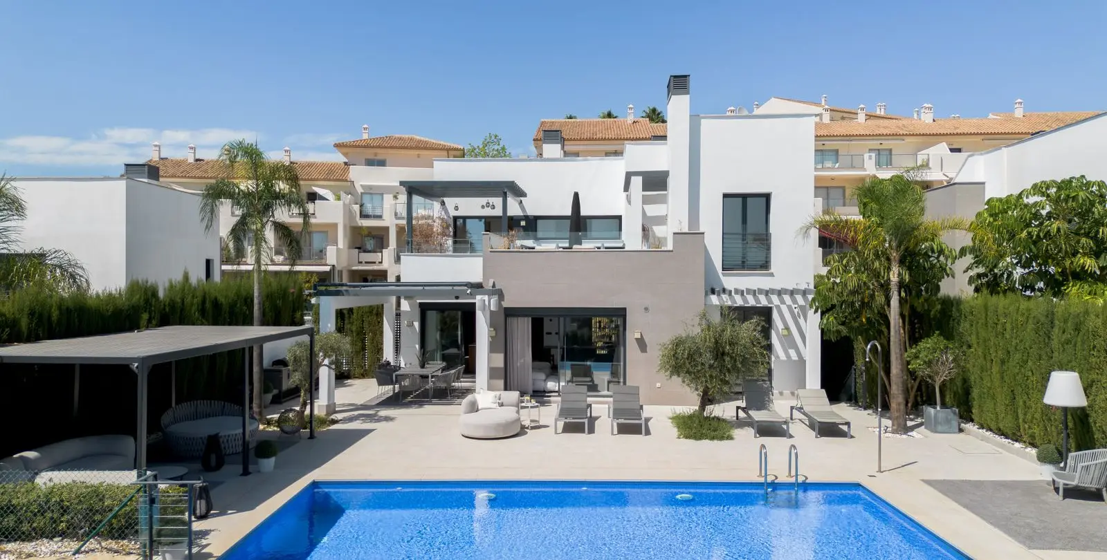 Venta de villa independiente en Estepona 41