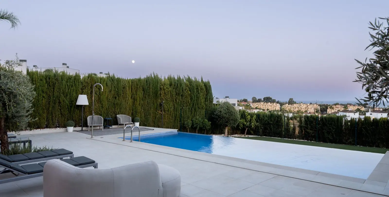 Venta de villa independiente en Estepona 43