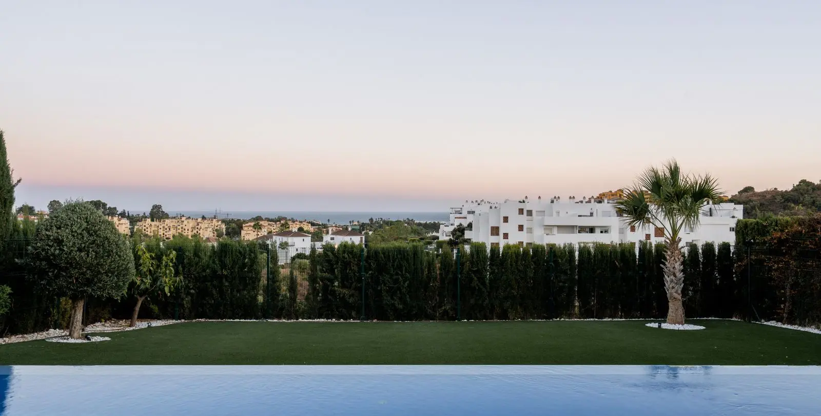 Venta de villa independiente en Estepona 45