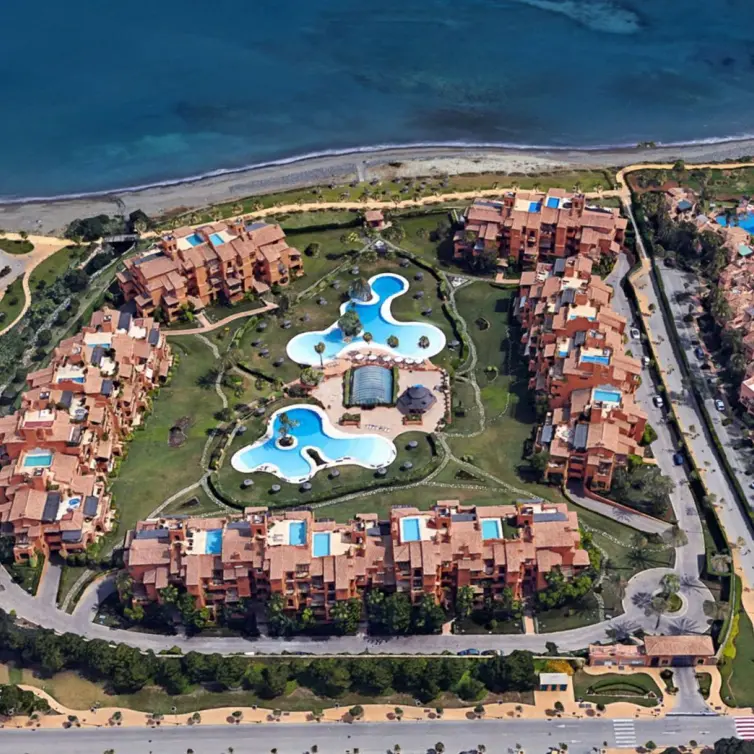 Venta de apartamento en planta media en Estepona