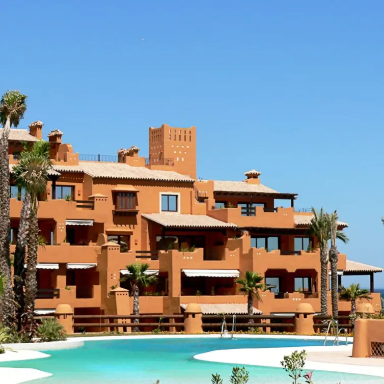 Venta de apartamento en planta media en Estepona