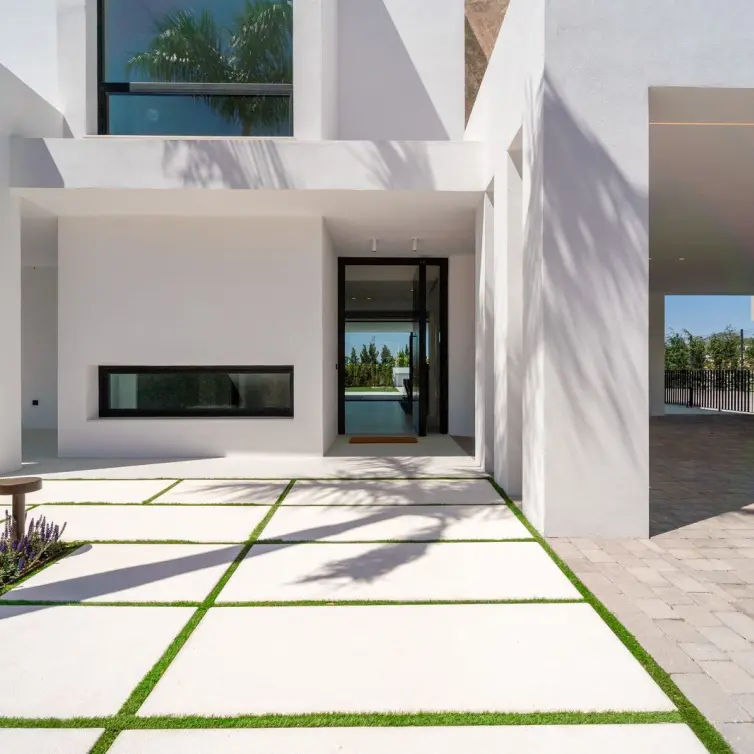Venta de villa independiente en Nueva Andalucía