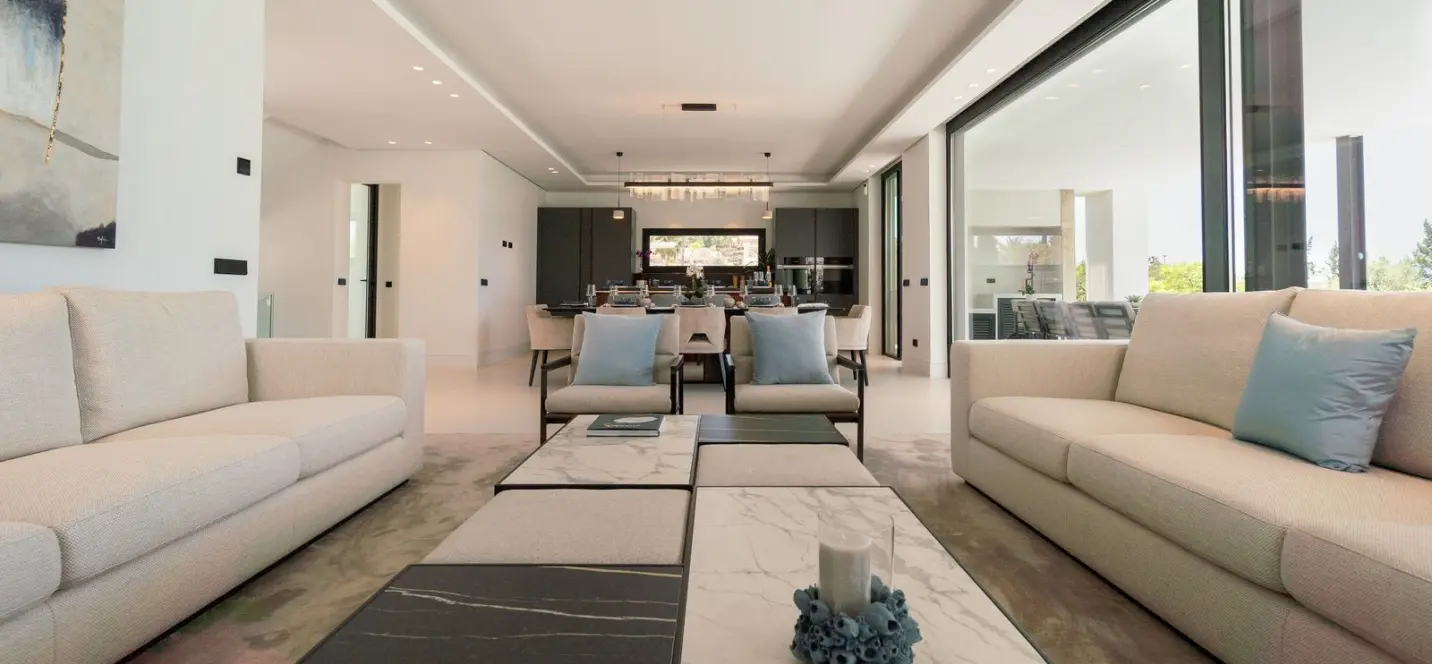 Venta de villa independiente en Nueva Andalucía 4