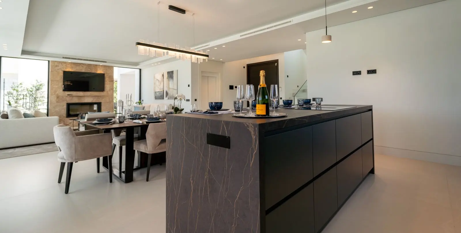 Venta de villa independiente en Nueva Andalucía 7