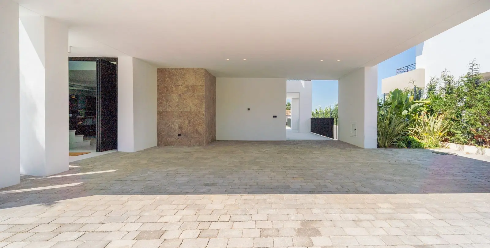 Venta de villa independiente en Nueva Andalucía 11