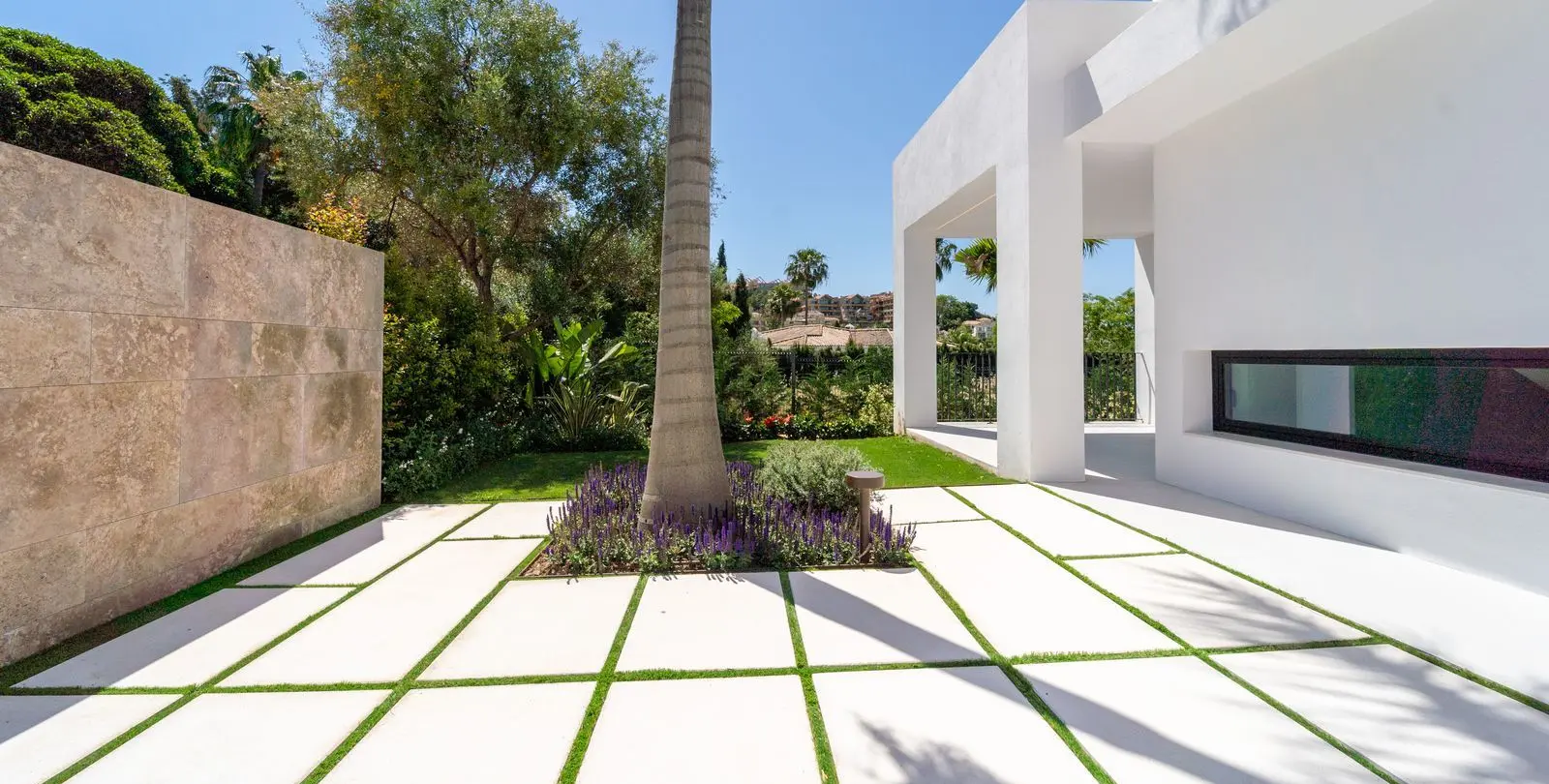 Venta de villa independiente en Nueva Andalucía 16