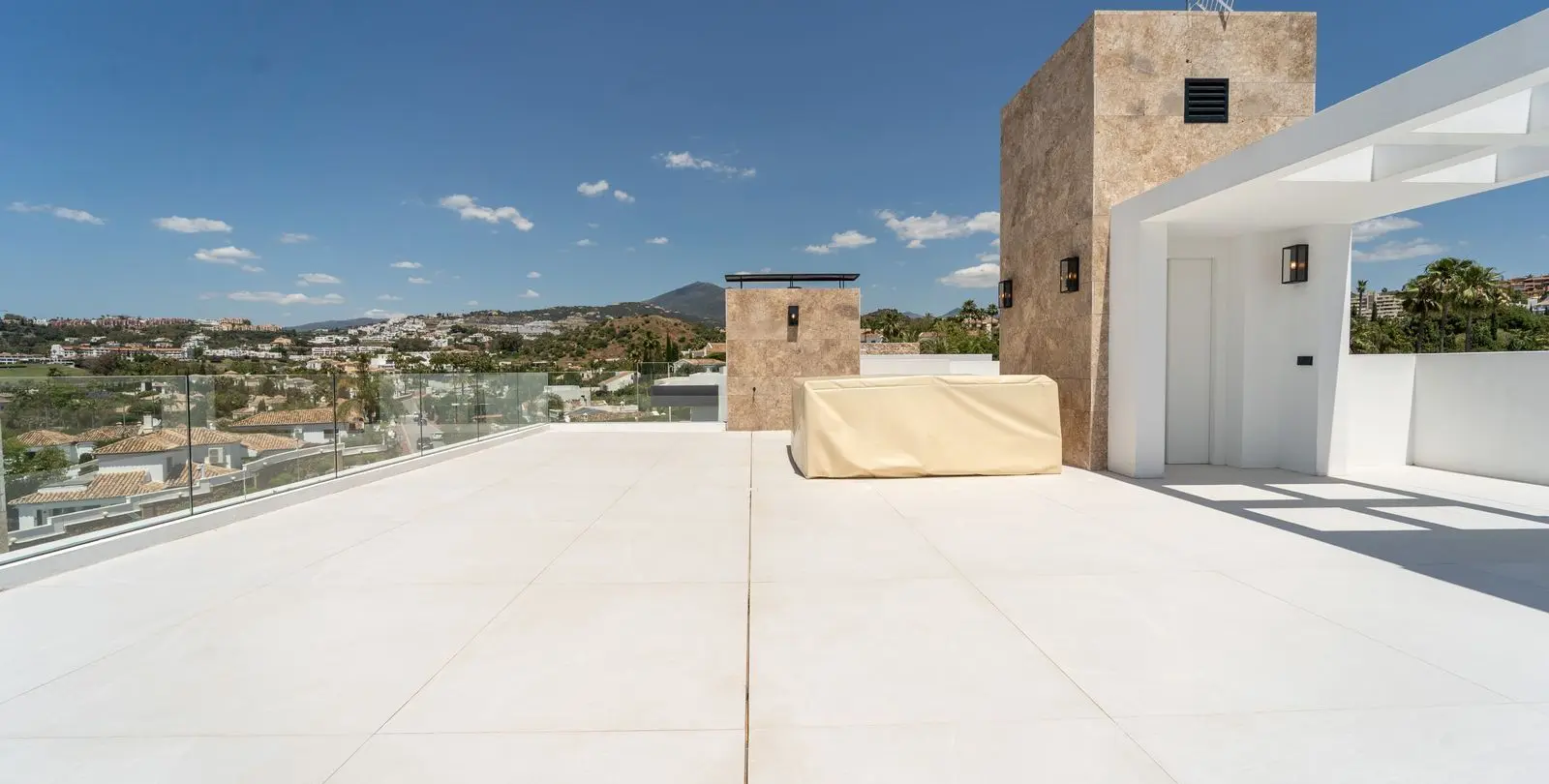Venta de villa independiente en Nueva Andalucía 43