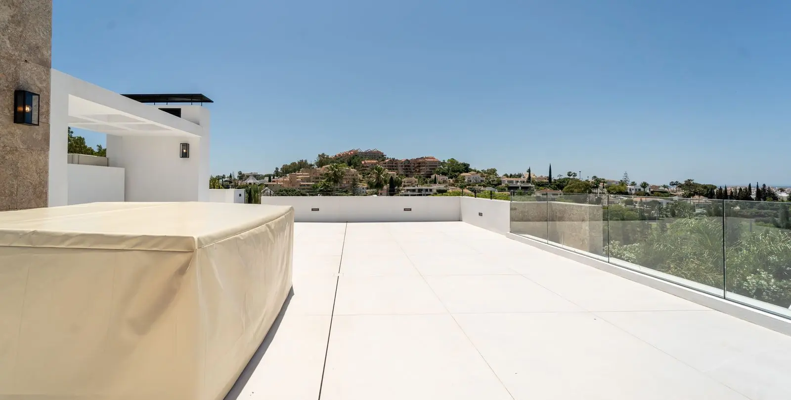 Venta de villa independiente en Nueva Andalucía 45