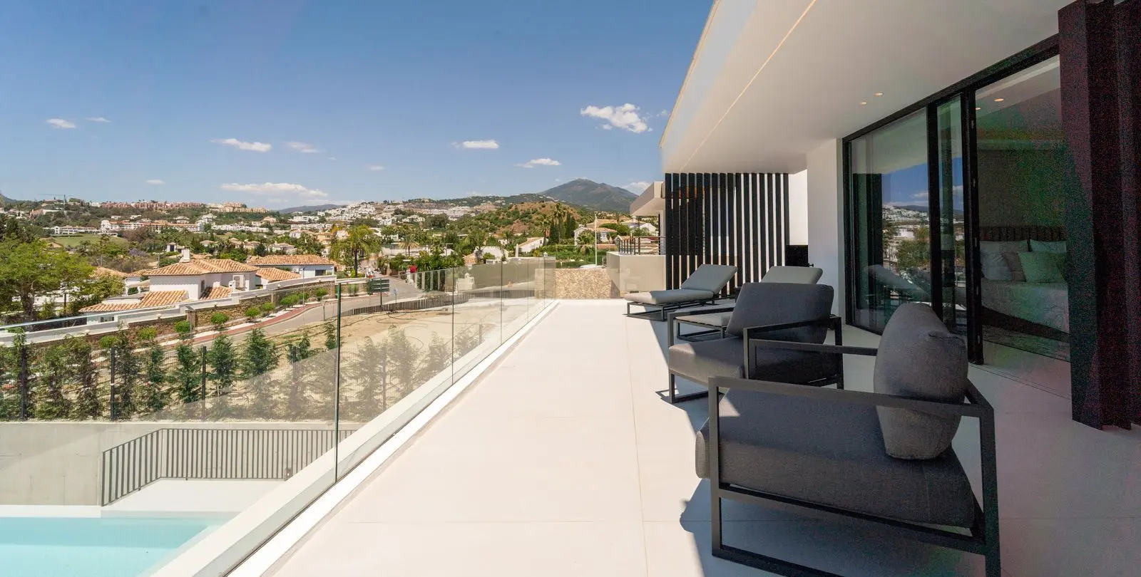 Venta de villa independiente en Nueva Andalucía 68