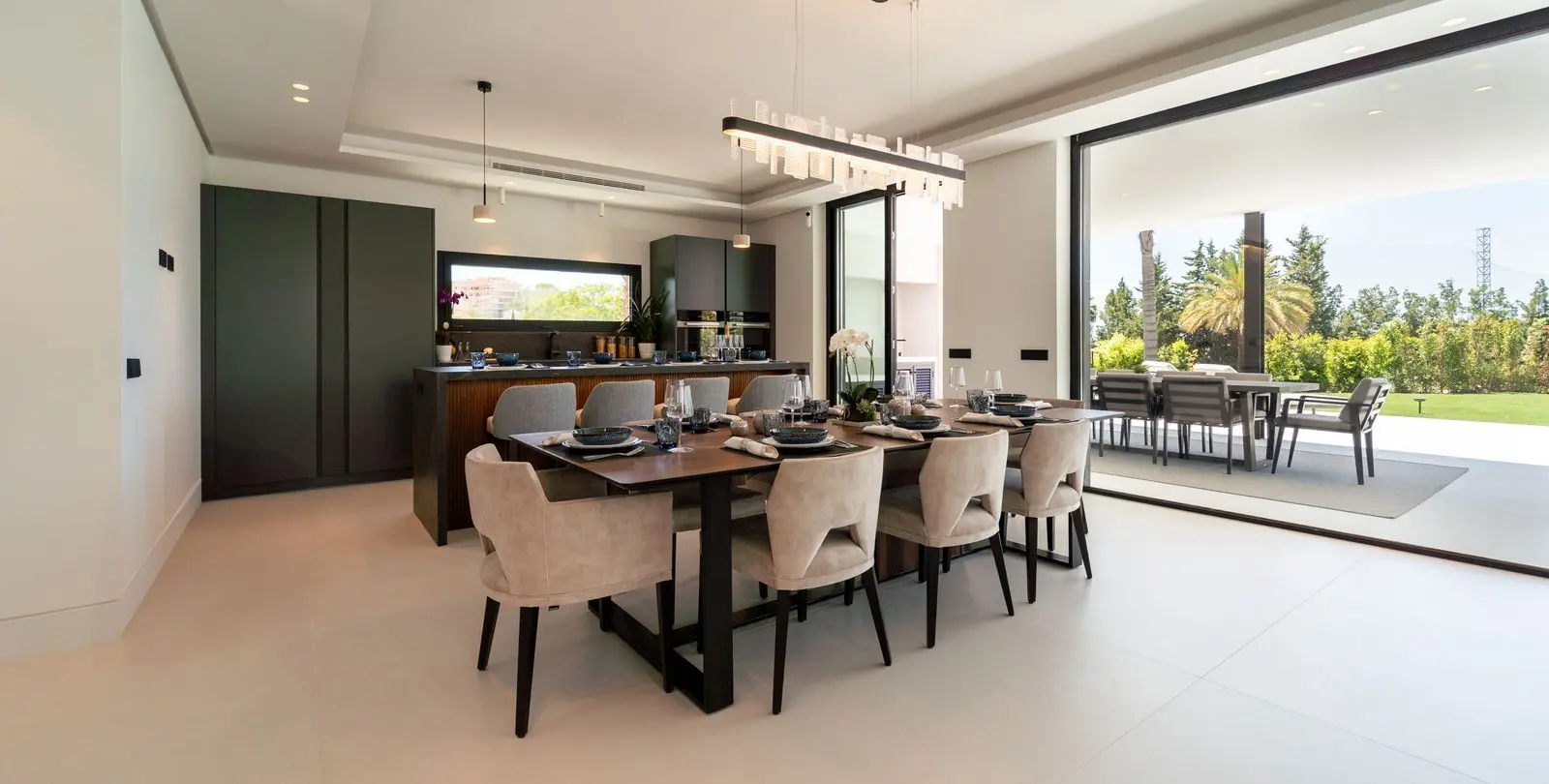 Venta de villa independiente en Nueva Andalucía 103