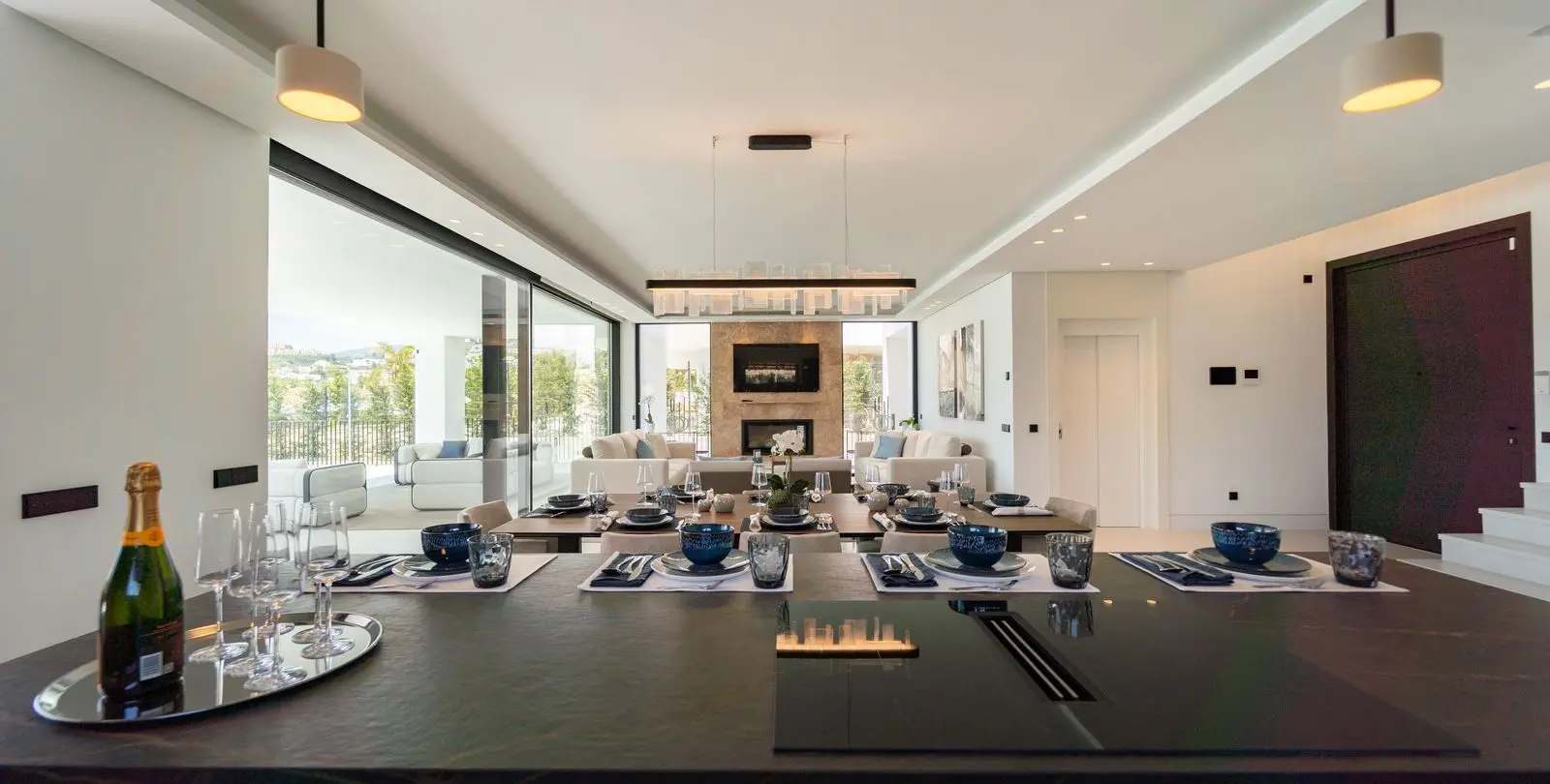 Venta de villa independiente en Nueva Andalucía 111