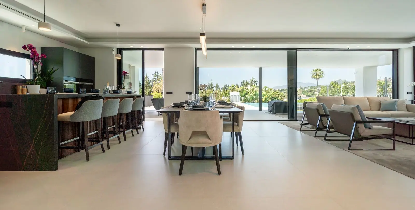 Venta de villa independiente en Nueva Andalucía 113