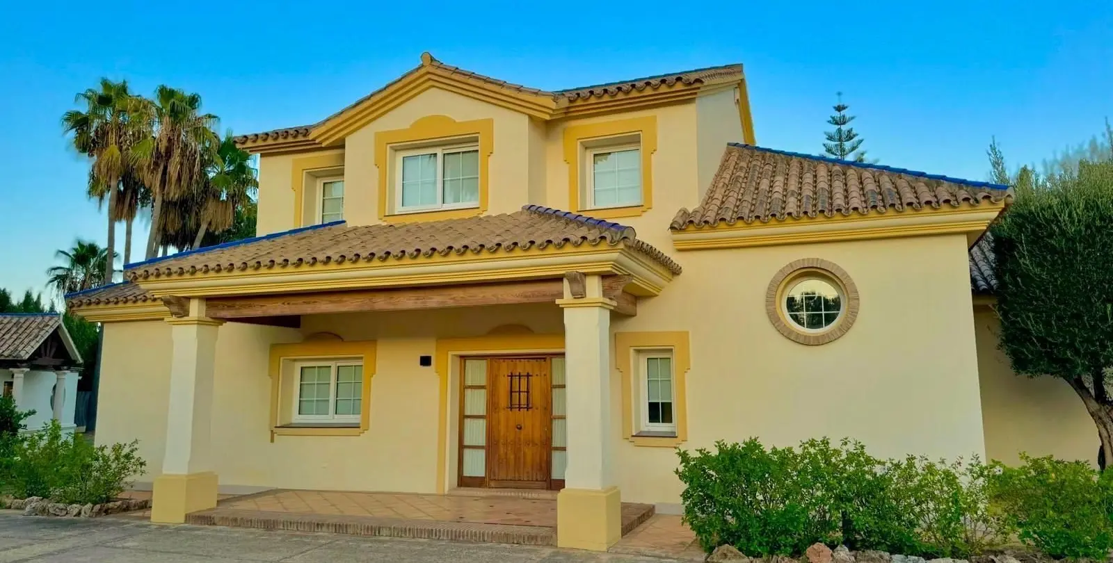 Venta de villa independiente en Estepona 1