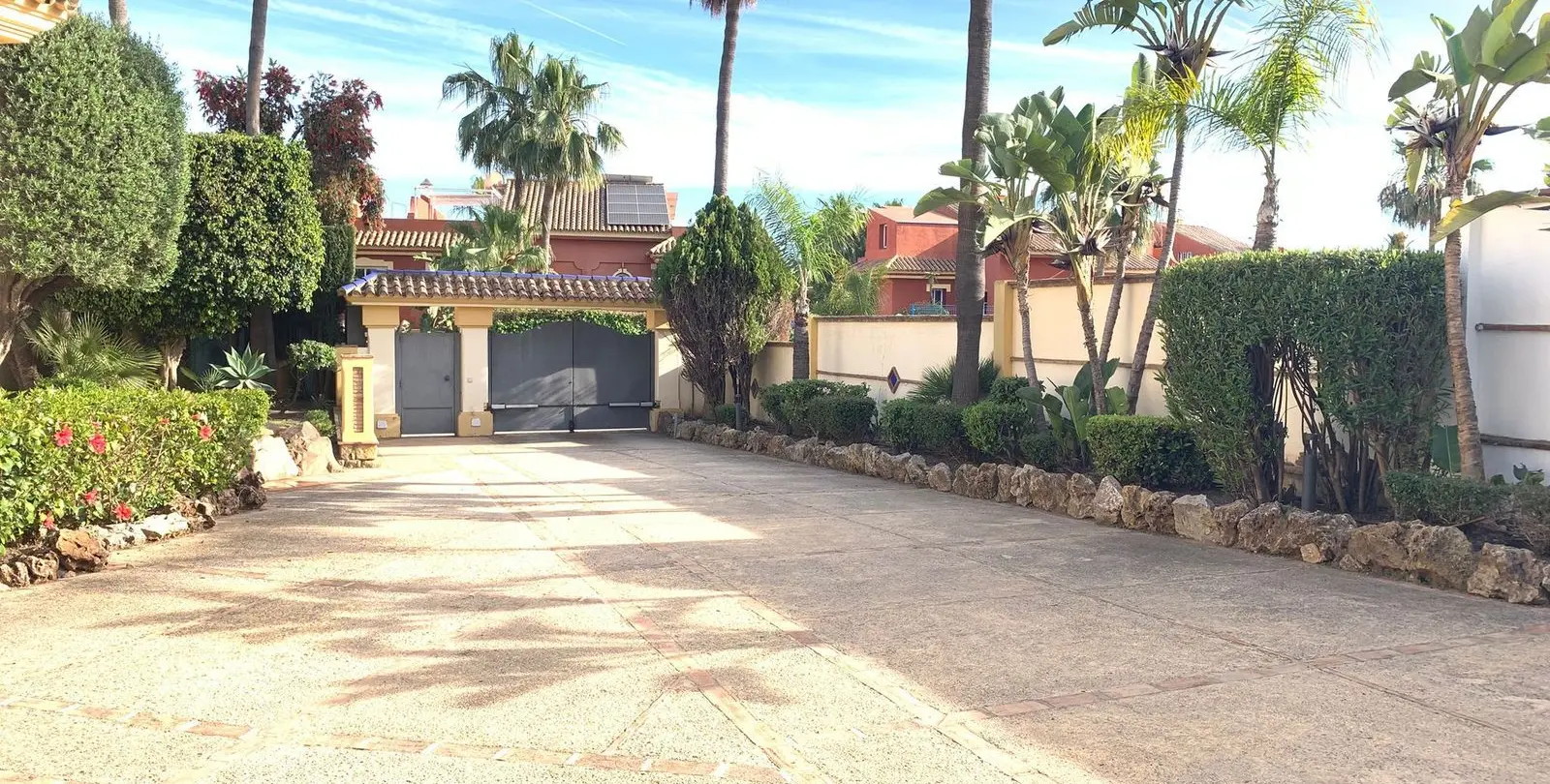 Venta de villa independiente en Estepona 2