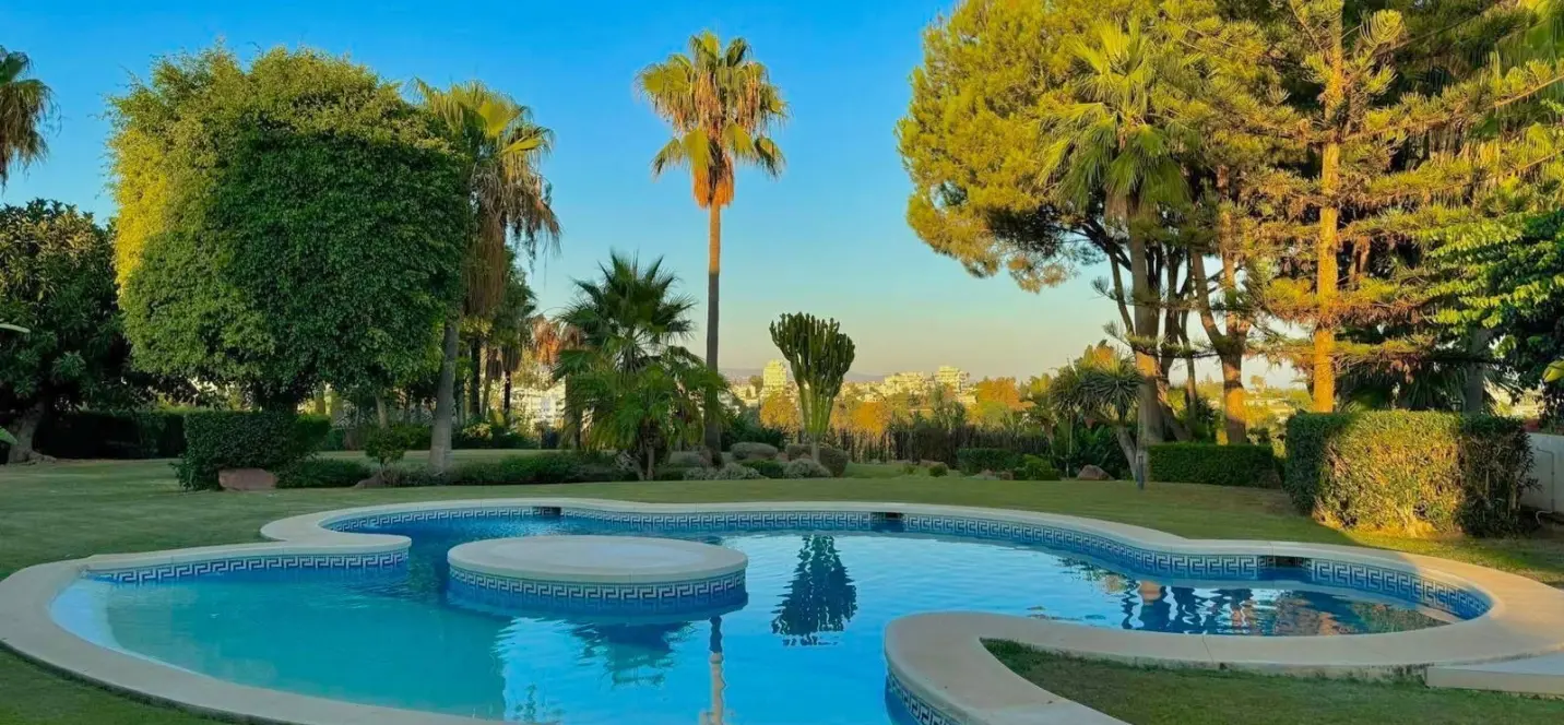 Venta de villa independiente en Estepona 2