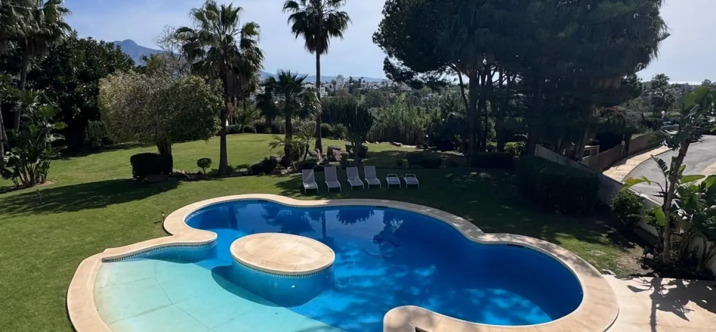Venta de villa independiente en Estepona 3