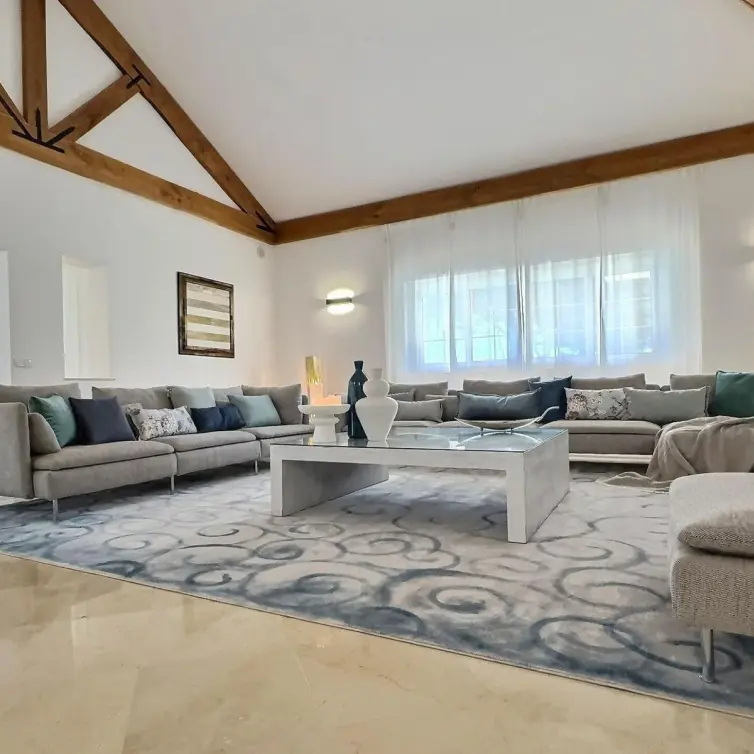 Venta de villa independiente en Estepona