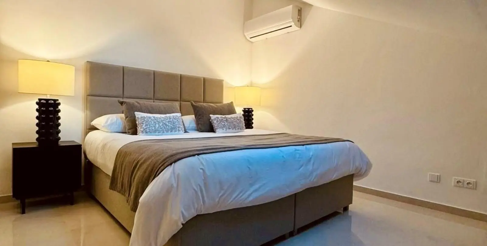 Venta de villa independiente en Estepona 20