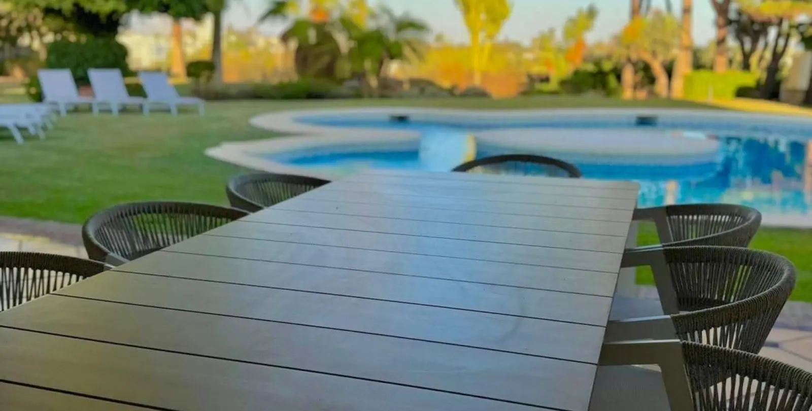 Venta de villa independiente en Estepona 25