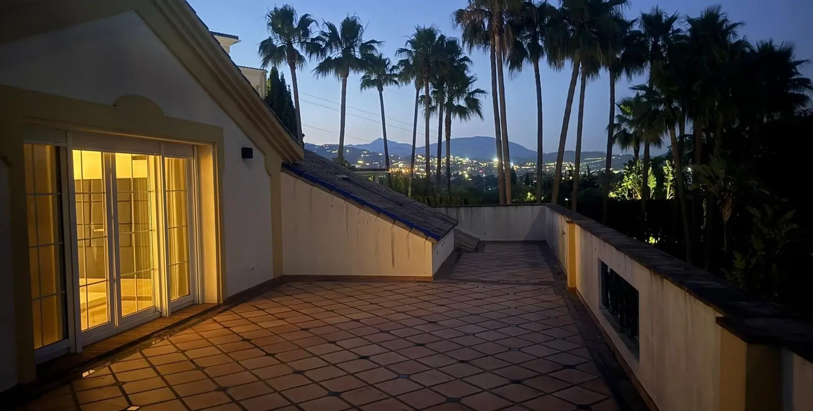 Venta de villa independiente en Estepona 26