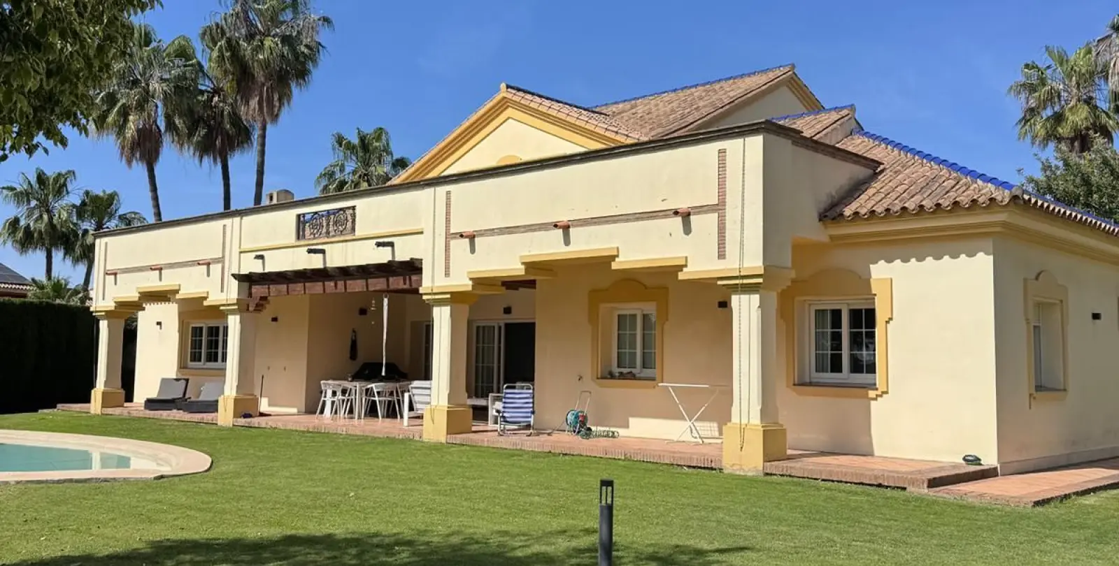 Venta de villa independiente en Estepona 31