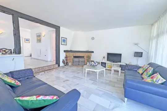 Image 7 thumb