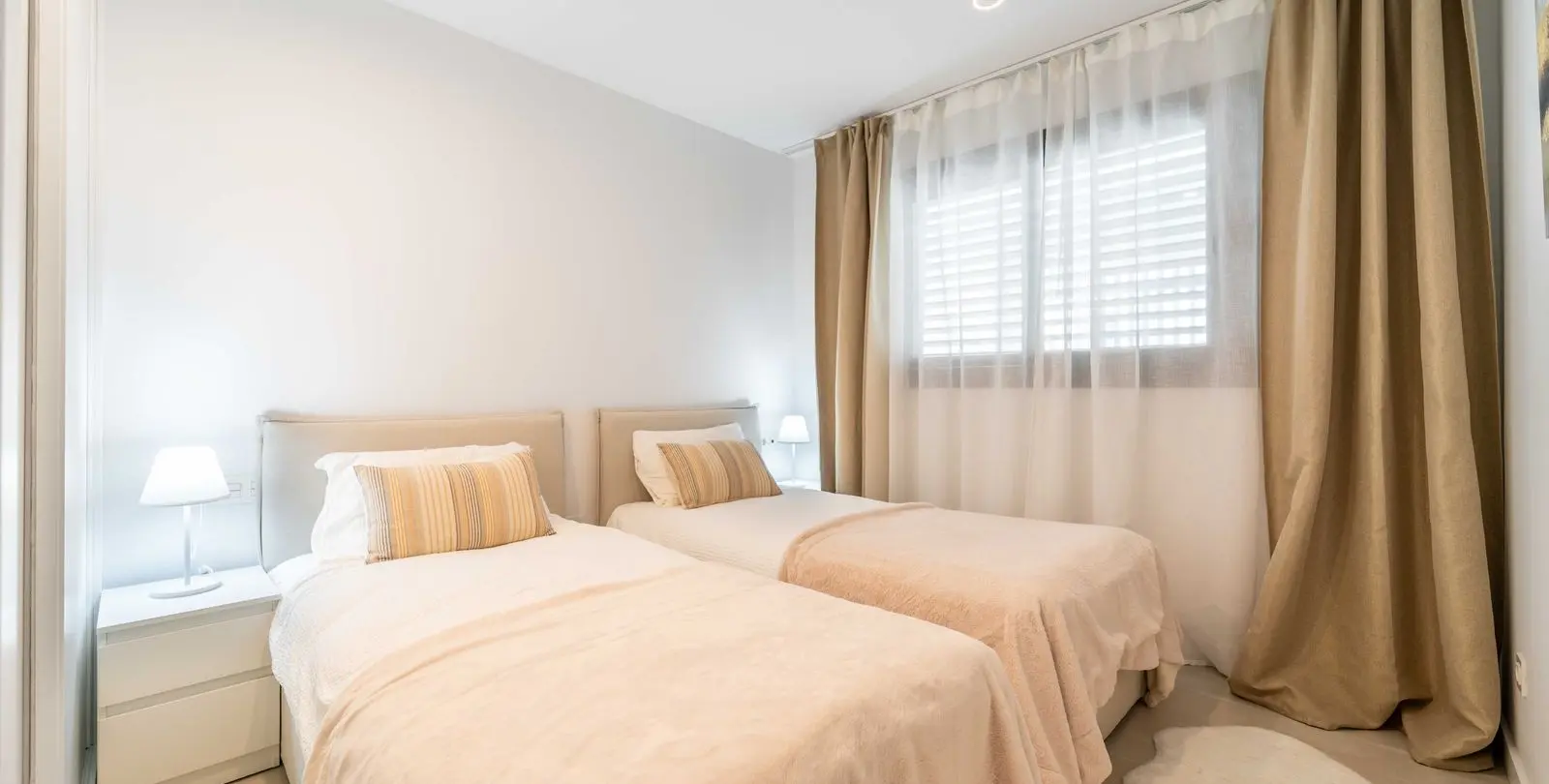 Venta de apartamento en planta media en Fuengirola 15