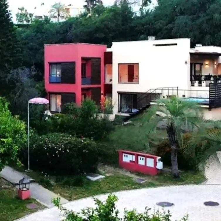 Venta de villa independiente en Estepona