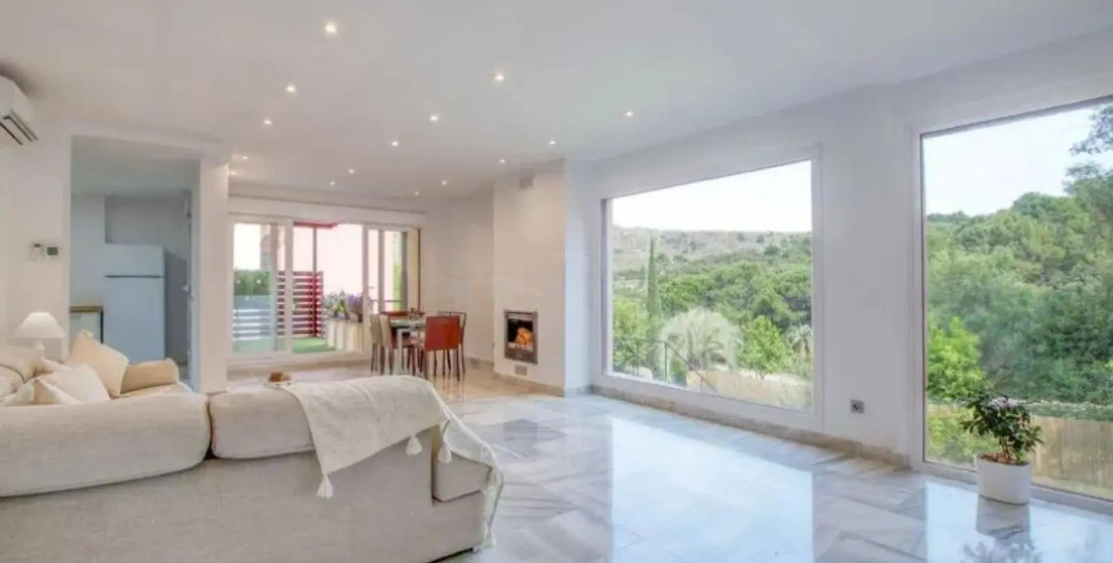 Venta de villa independiente en Estepona 2