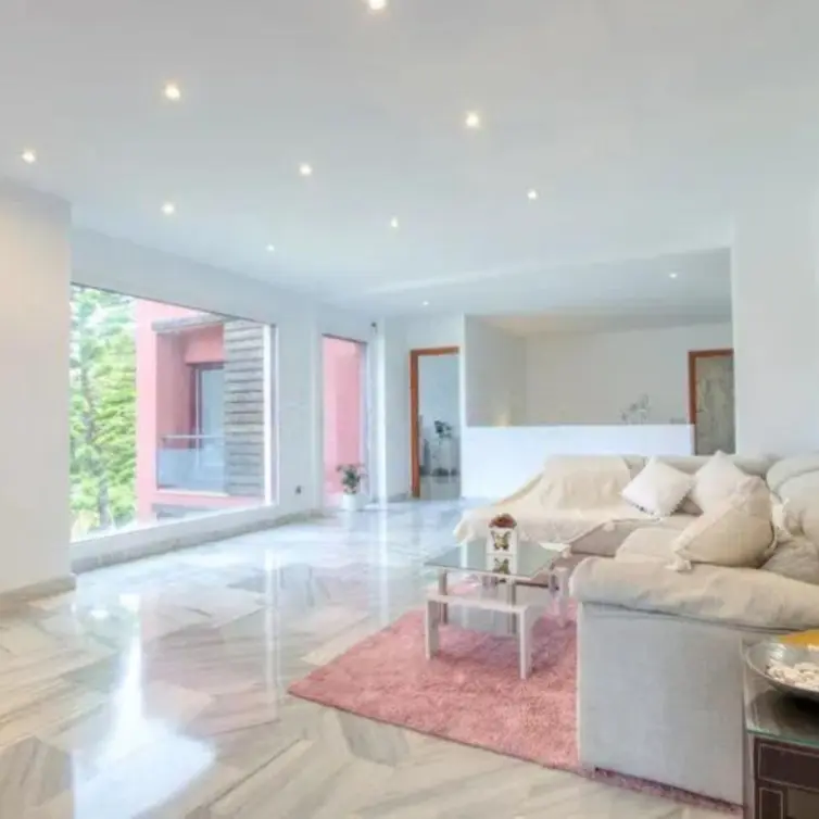 Venta de villa independiente en Estepona