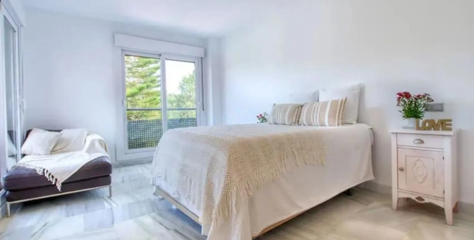 Venta de villa independiente en Estepona 7