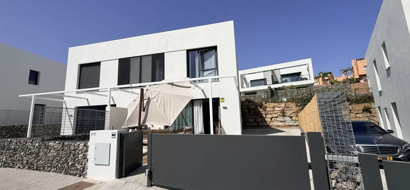 Venta de casa pareada en Riviera del Sol 0