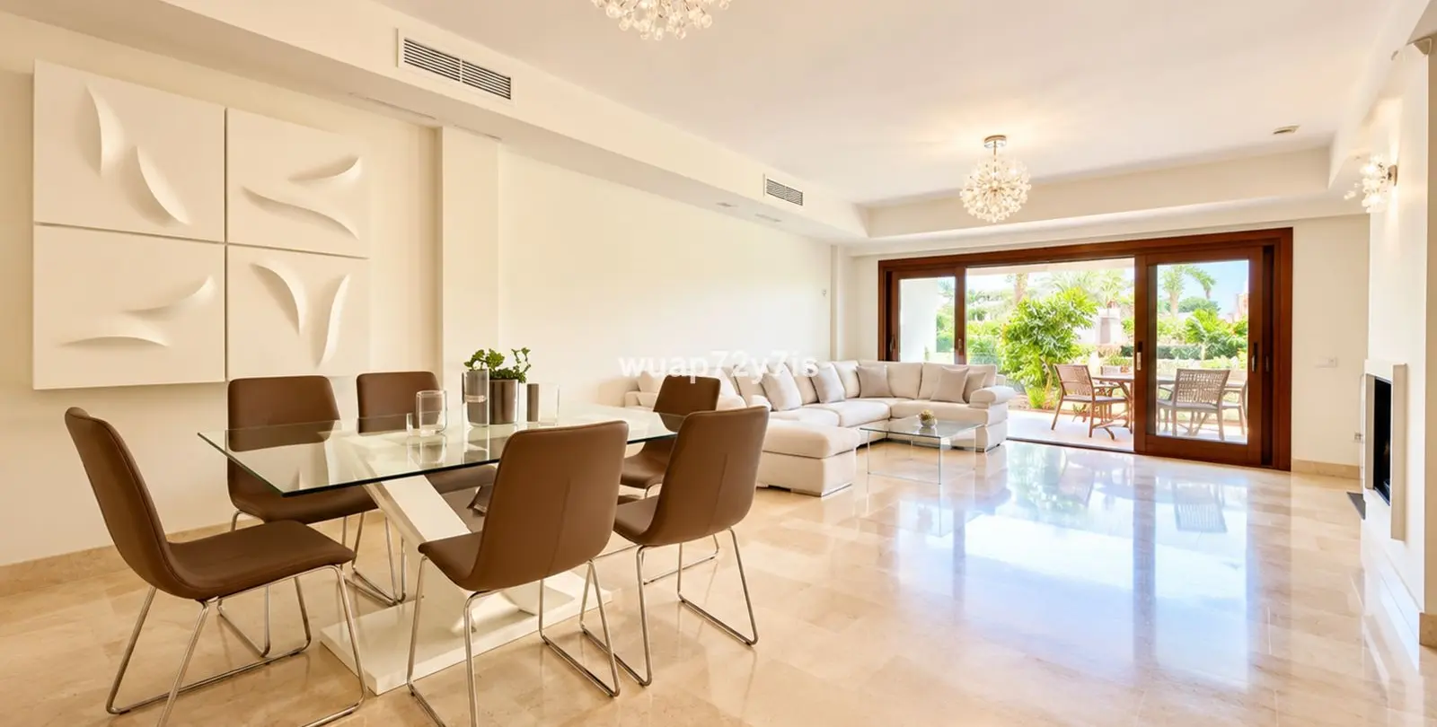 Venta de apartamento en planta baja en The Golden Mile 2