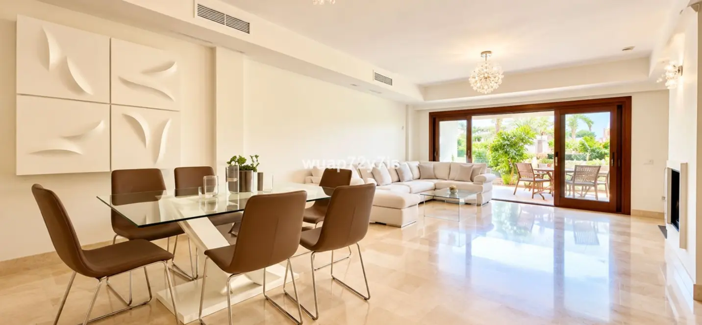Venta de apartamento en planta baja en The Golden Mile 1