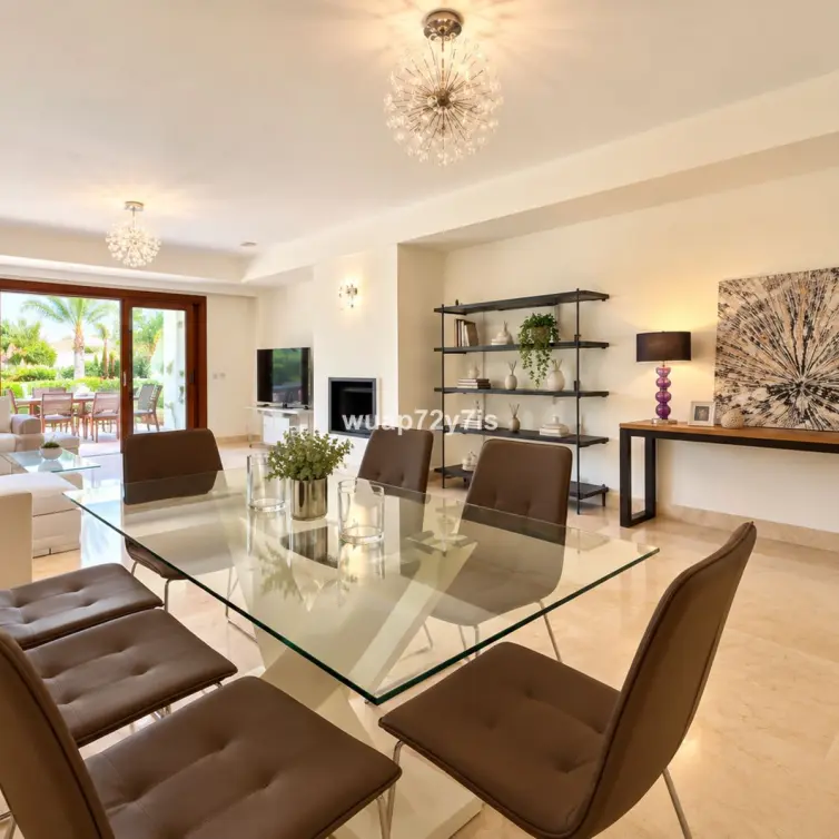 Venta de apartamento en planta baja en The Golden Mile