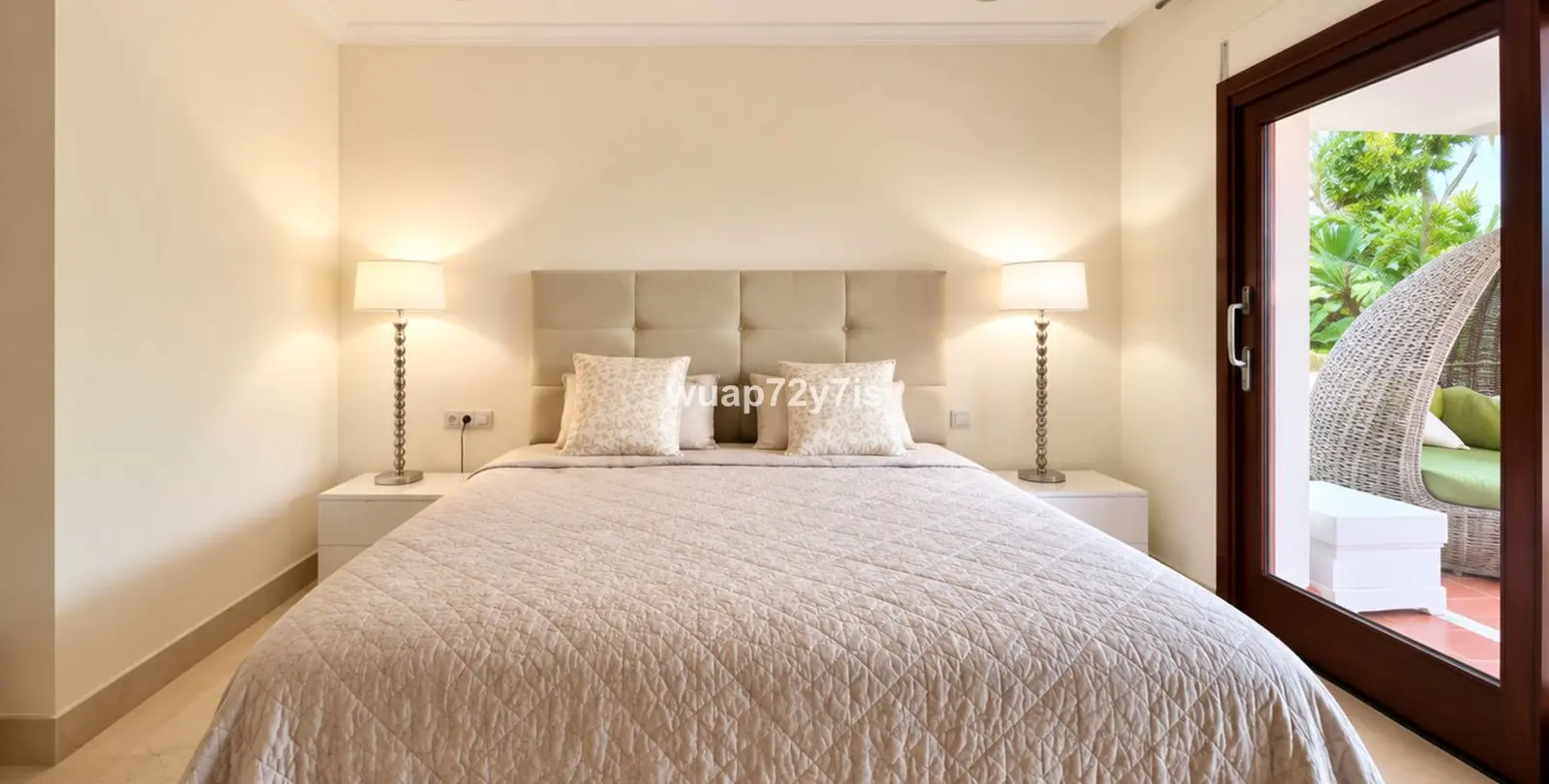 Venta de apartamento en planta baja en The Golden Mile 20