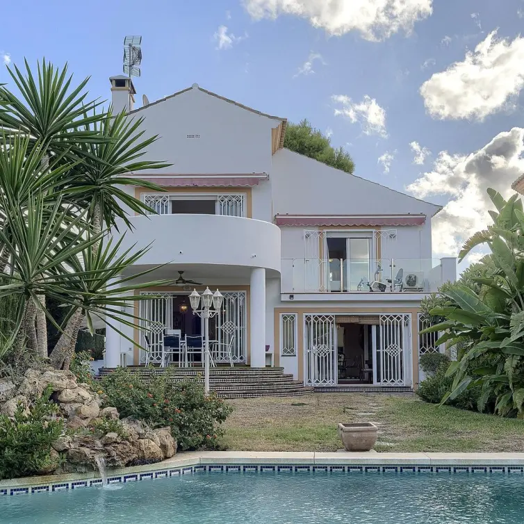 Venta de villa independiente en Marbella