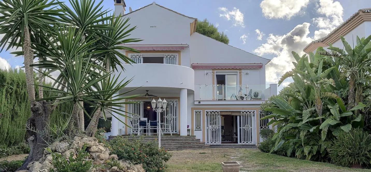 Venta de villa independiente en Marbella 0