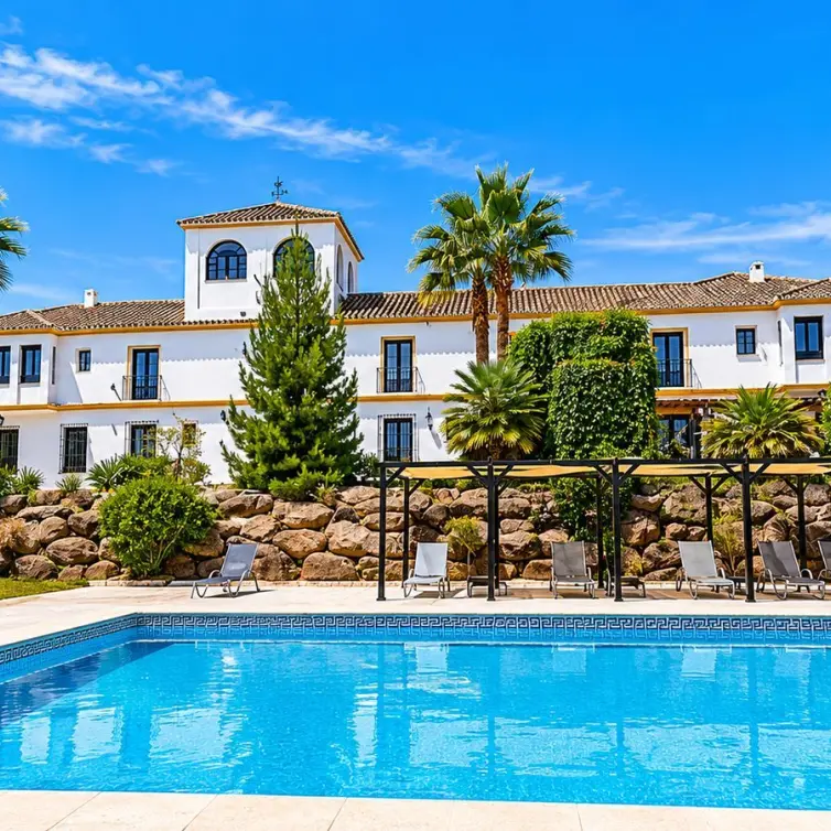 Venta de finca - cortijo en Almogía